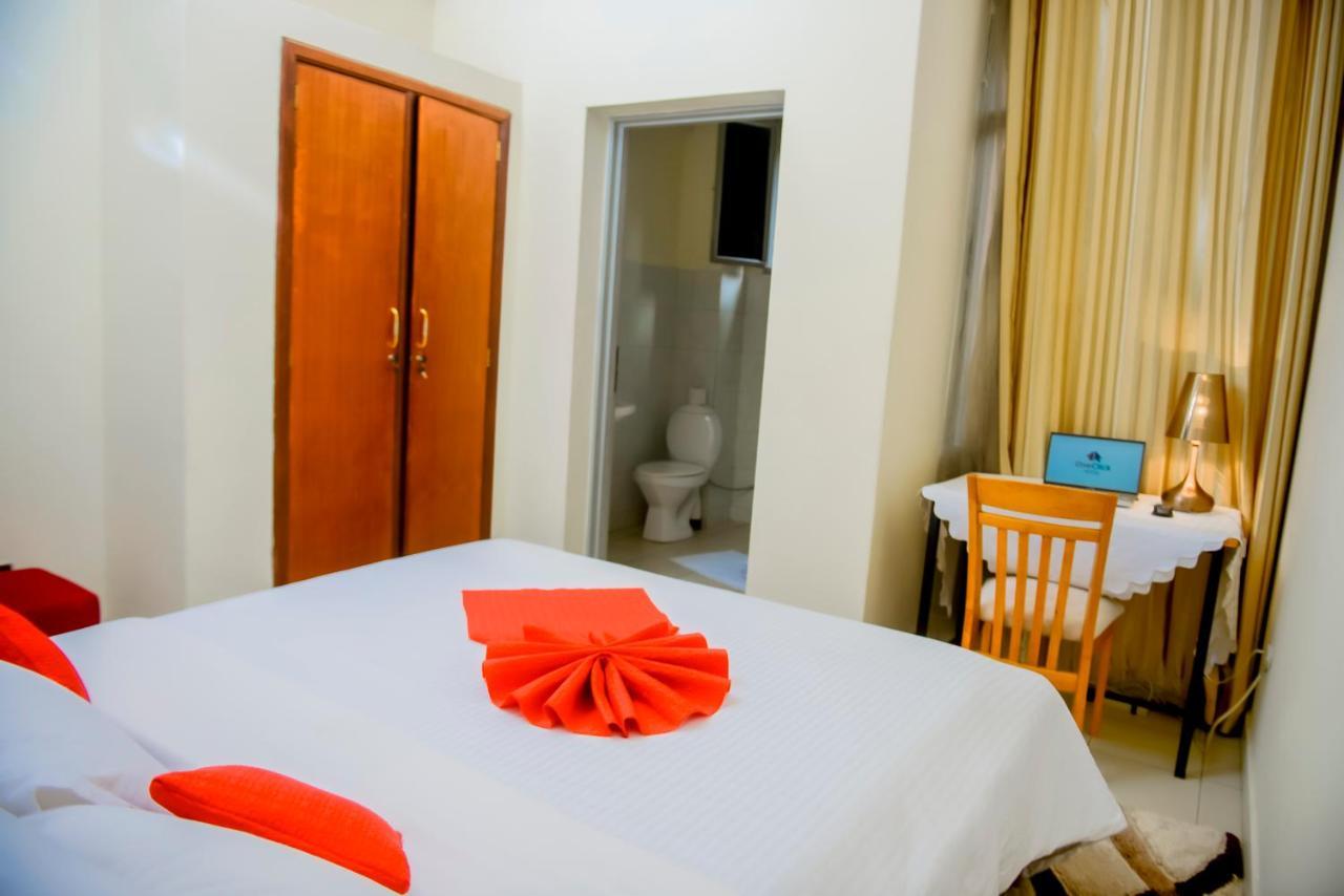 One Click Hotel Кигали Экстерьер фото