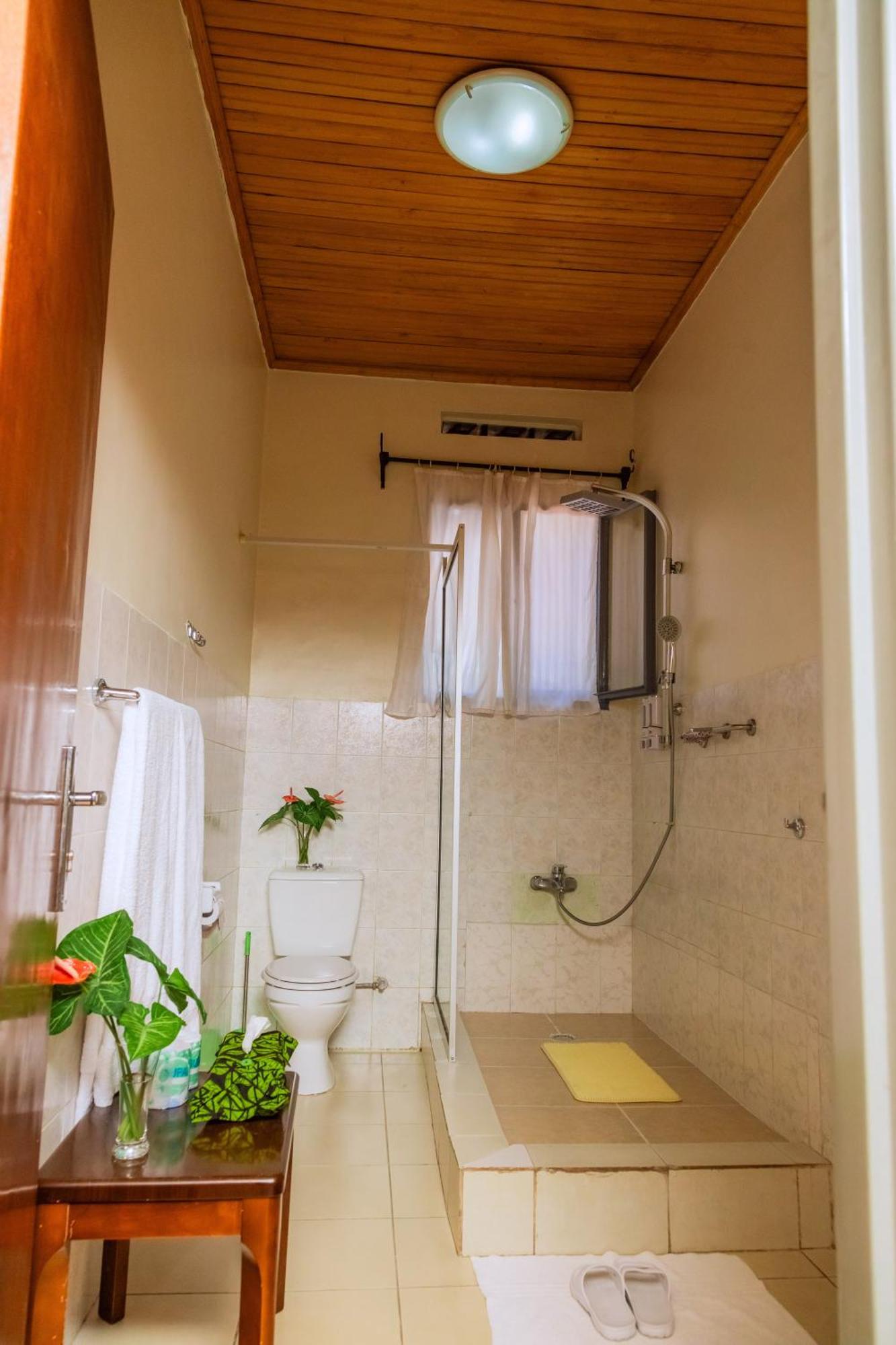 One Click Hotel Кигали Экстерьер фото