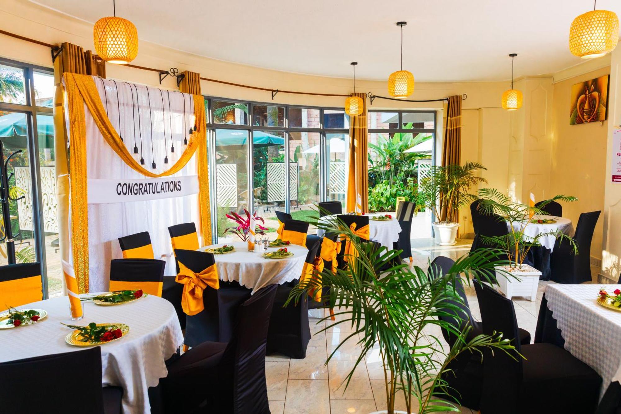 One Click Hotel Кигали Экстерьер фото